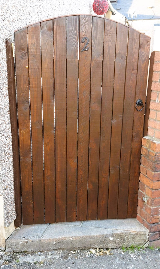 Arch top gate